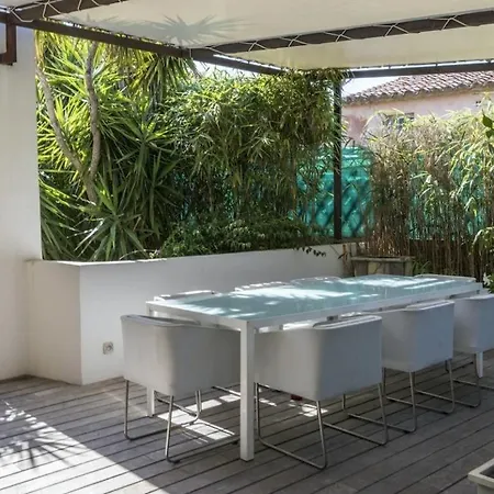 Tripez Xxl 5 Bedrooms With Pool Vakantiehuis *